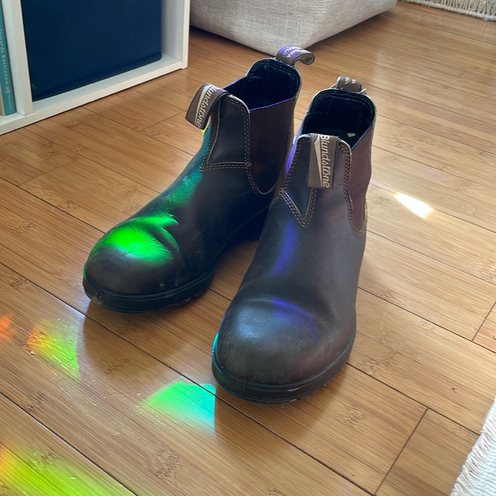 Blundstone Original 500 boots in stout brown